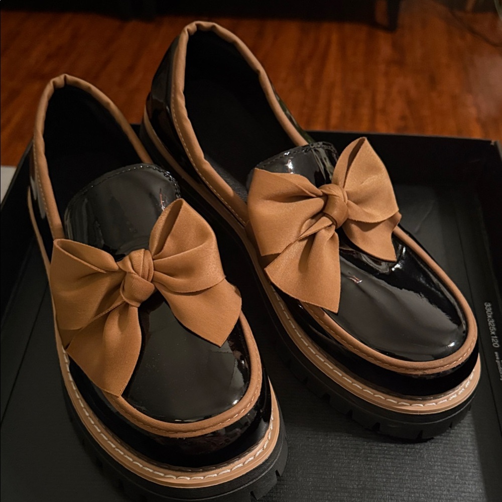 Loafer with Bow